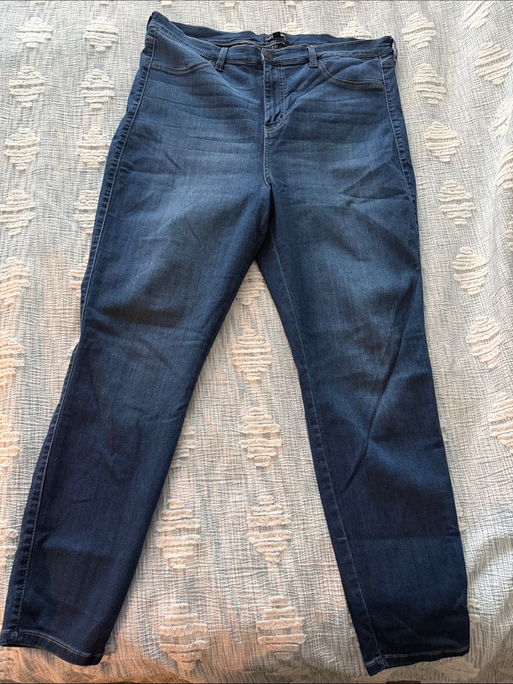 Fashion Nova Skinny Jeans in Dark Blue Wash